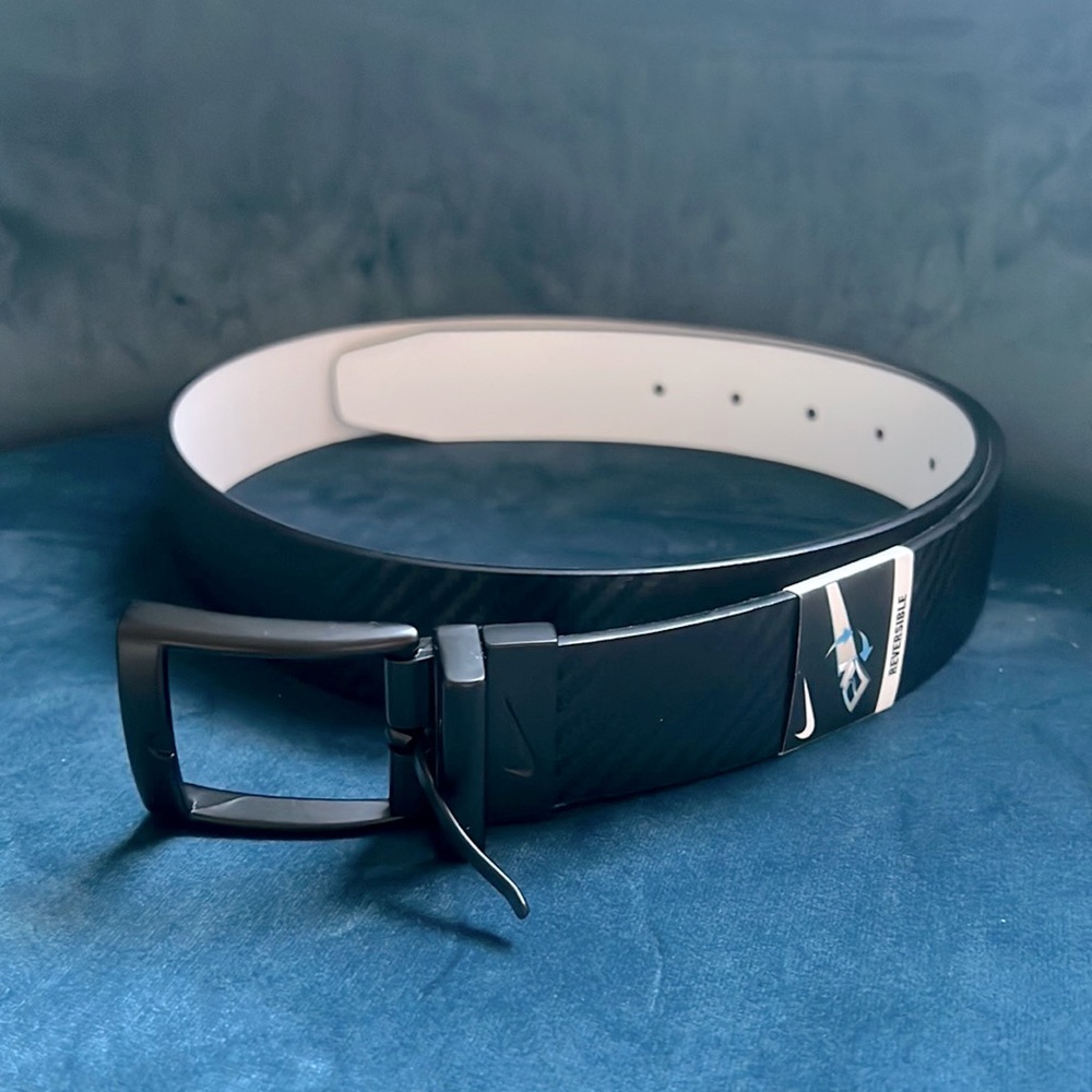 Nike Mens Reversible Black/White Belt Sz 36 NWT